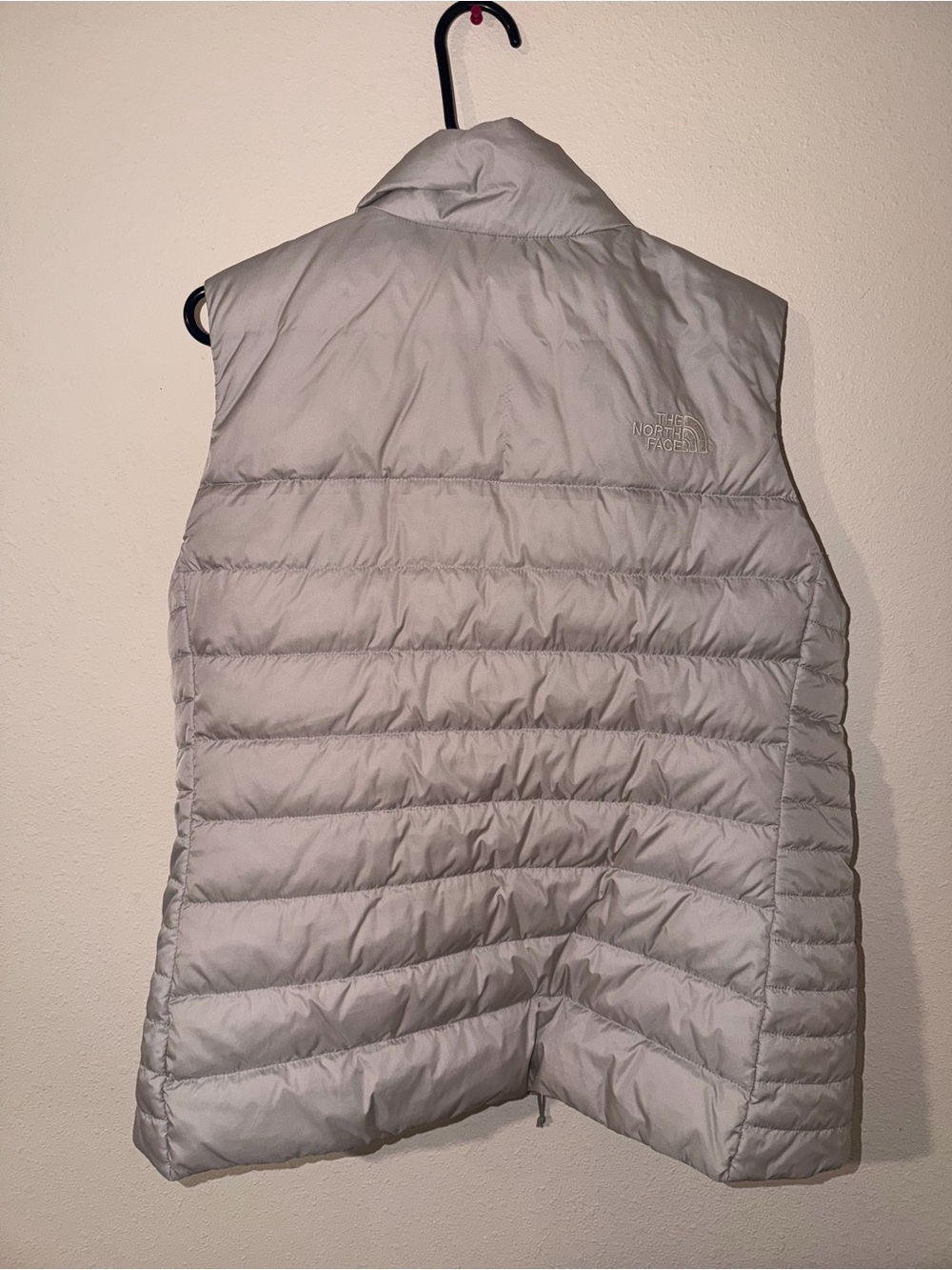 The North Face Silver Quilted Puffer Vest - Picture 4 of 5